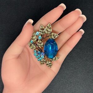 Old Hollywood Style Stunning Blue Crystal & Rhinestone Leaf Brooch Pin
